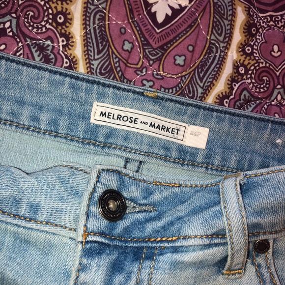 Mini Skirt - Picture 2 of 3